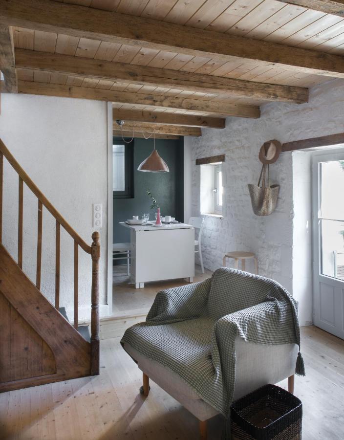 Gite Du Presbytere Port D'Envaux, Ravissante Maison De Charme 外观 照片