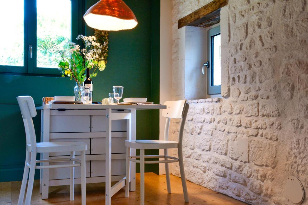 Gite Du Presbytere Port D'Envaux, Ravissante Maison De Charme 外观 照片