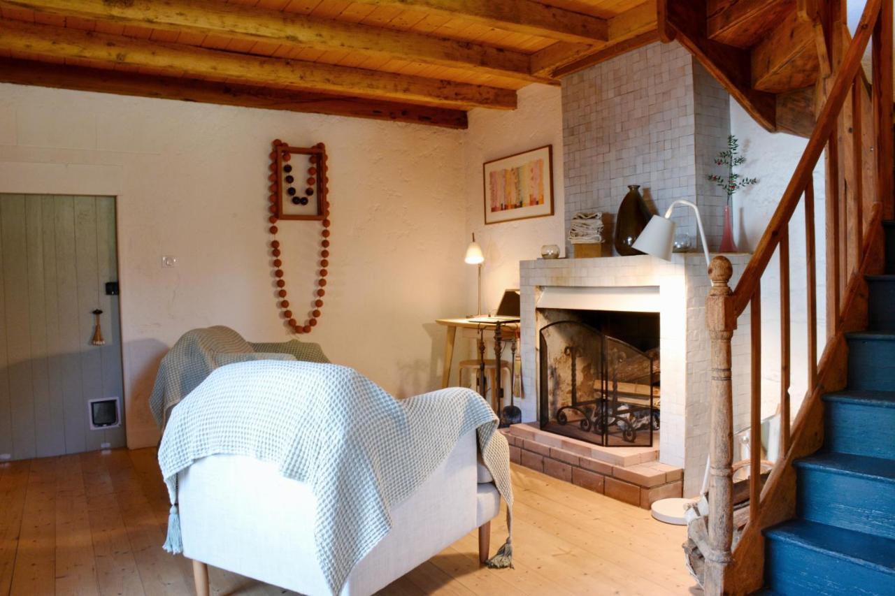 Gite Du Presbytere Port D'Envaux, Ravissante Maison De Charme 外观 照片