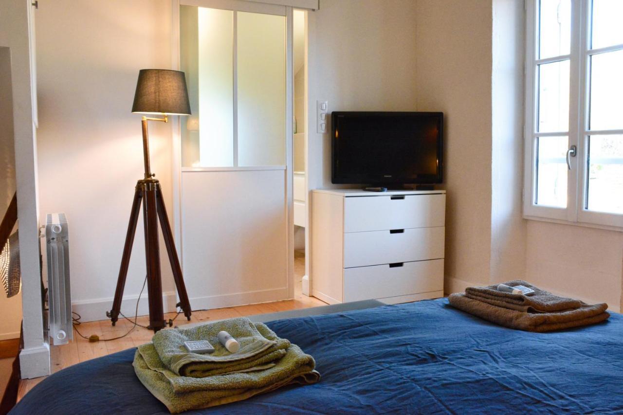 Gite Du Presbytere Port D'Envaux, Ravissante Maison De Charme 外观 照片