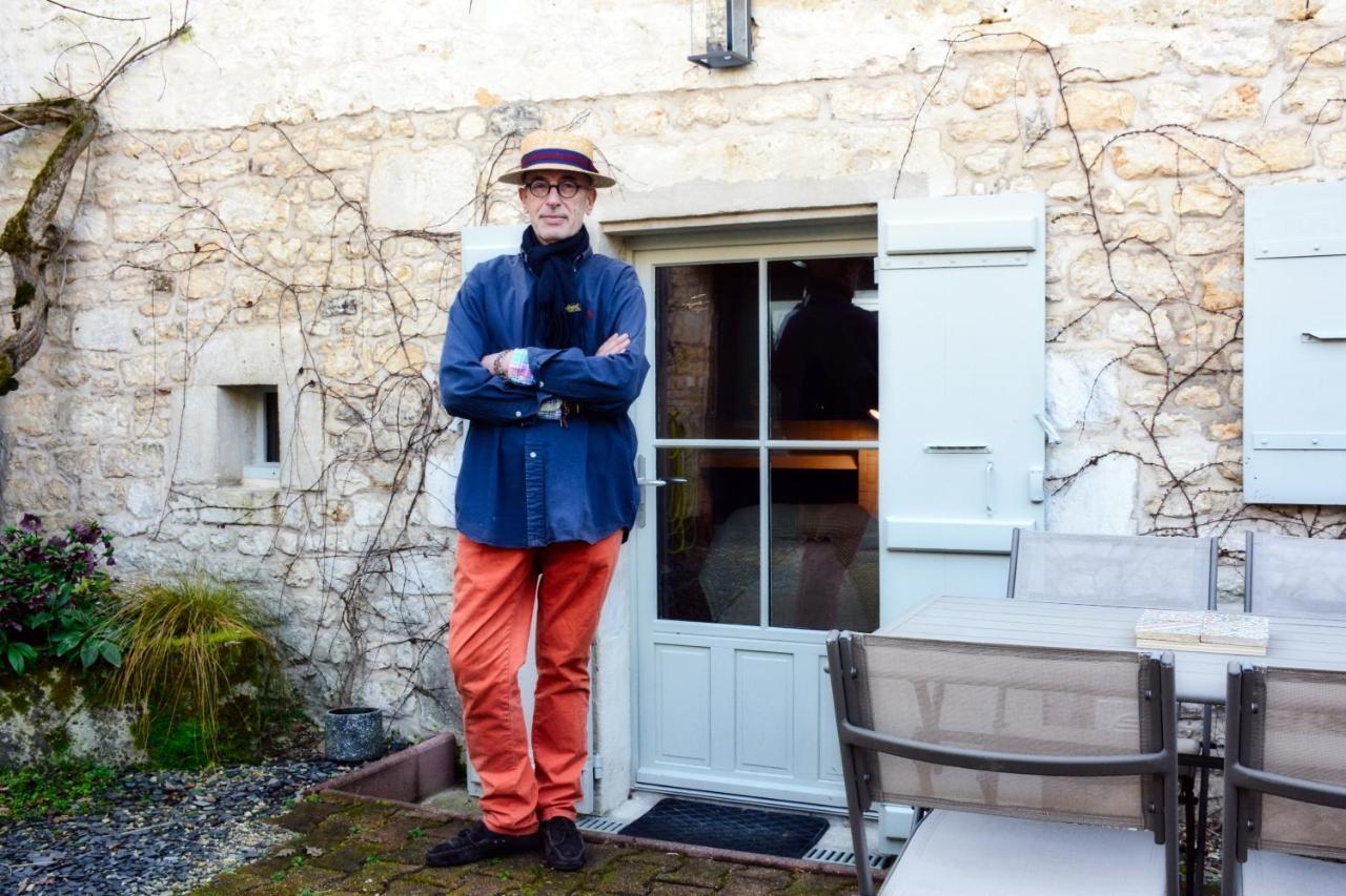 Gite Du Presbytere Port D'Envaux, Ravissante Maison De Charme 外观 照片