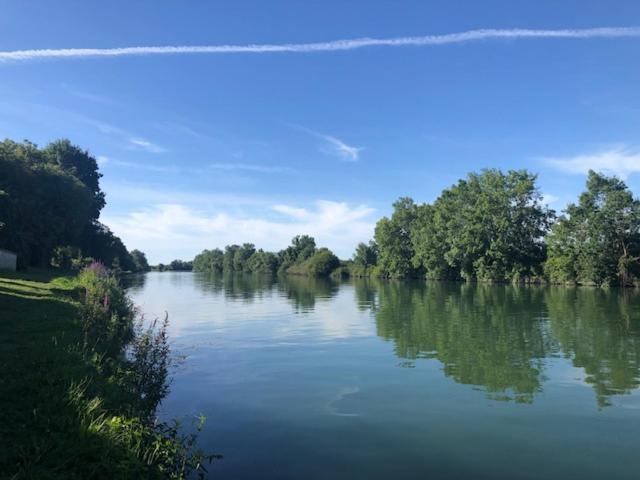 Gite Du Presbytere Port D'Envaux, Ravissante Maison De Charme 外观 照片