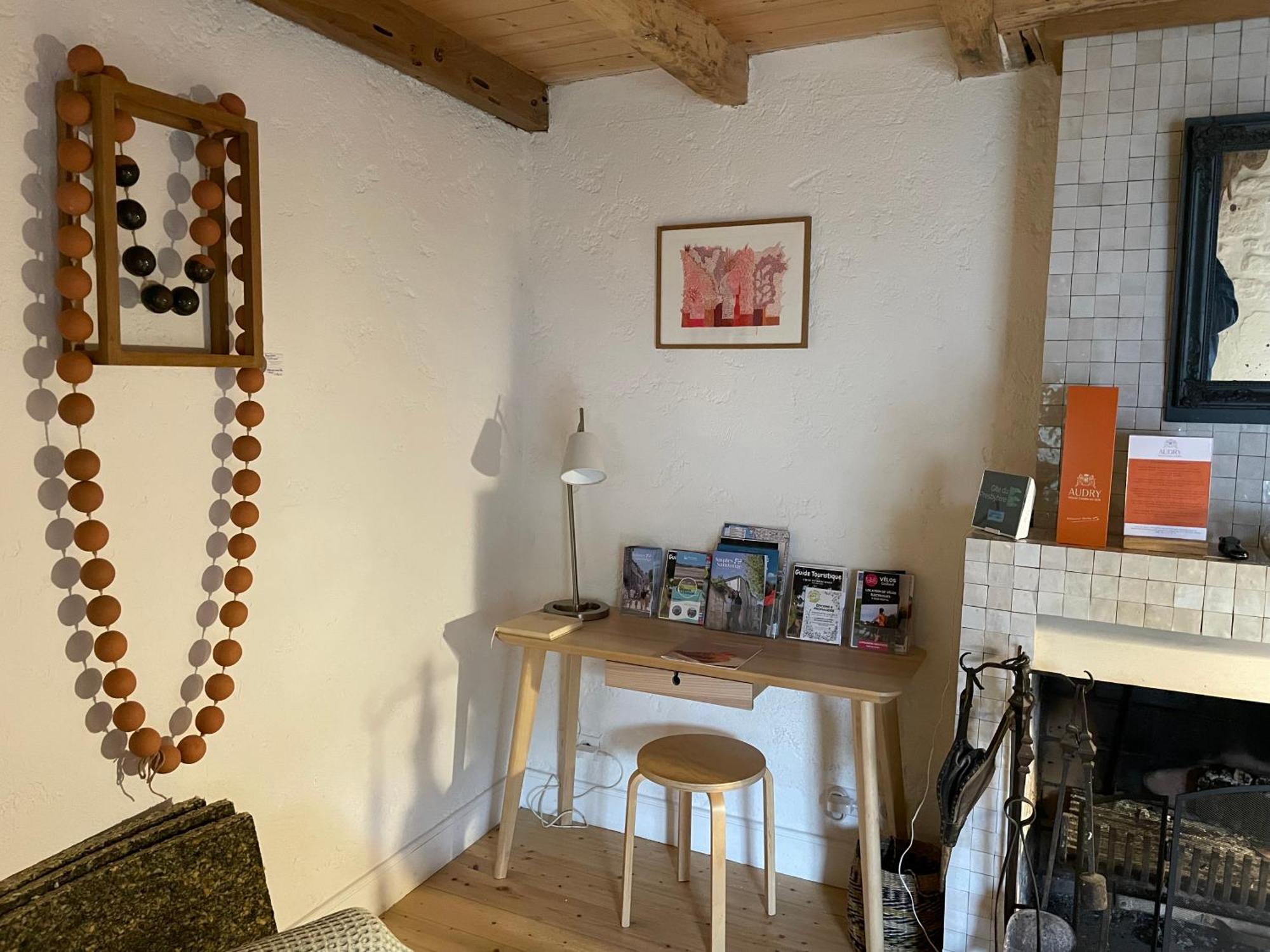 Gite Du Presbytere Port D'Envaux, Ravissante Maison De Charme 外观 照片